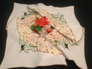 VINTAGE HAND EMBROIDERED TABLECLOTH STUNNING FLOWERS AND CUT WORK 5
