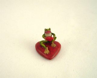 Vienna Bronze Sweet Love Frog With Heart Bermann