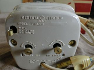 Vintage General Electric GE Model 7H220 Electric Alarm Clock 3