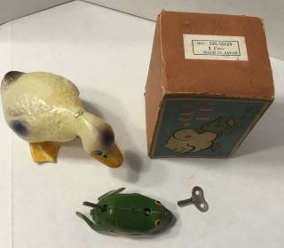 VINTAGE CELLULOID JOLLY DUCK AND TIN FROG WIND UP TOY JAPAN 4