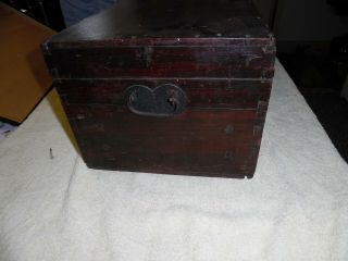 A FINE 19TH C GRAIN PAINT AND DECORATED DOCUMENT BOX IN RED & BLACK 5