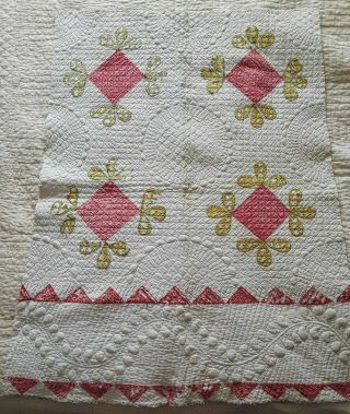 Antique Applique Red & Green Cutter Quilt Pc With Trapunto - 33 In X 44 In (7004)