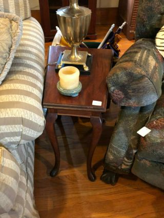 Ch138: Queen Anne Wood Wedged Shaped End Table Local Pickup