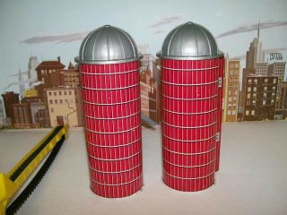 Vintage 1960 ' s Set Of 2 Marx Happy Time Farm Silos With Conveyor Belt 5