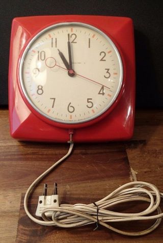 Vintage General Electric Red Kitchen Wall Clock 2h20
