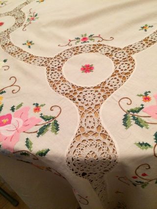 VINTAGE TABLECLOTH GORGEOUS HAND EMBROIDERY HAND CROCHET LACE 100x 68 In 2