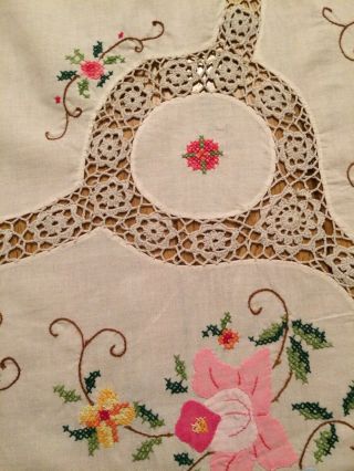 VINTAGE TABLECLOTH GORGEOUS HAND EMBROIDERY HAND CROCHET LACE 100x 68 In 3