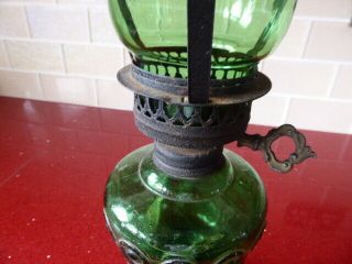 ANTIQUE VICTORIAN/EDWARDIAN PARAFIN KEROSENE OIL LAMP/LIGHT,  GREEN GLASS 3