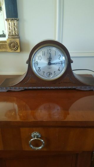 Vintage Sessions Electric Mantel Clock Model D - Keeps Great Time