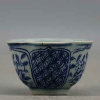 Chinese Old Hand - Carved Porcelain Blue & White Flower Pattern Kung Fu Cup B01