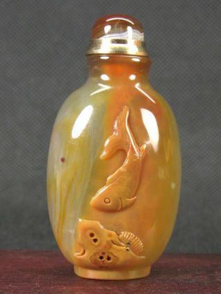 Chinese Small Fish Carved Natural Agate Snuff Bottle