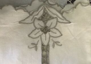 Exquisite Vintage ecru cotton embroidered cut work Linen tablecloth &12 napkins 3