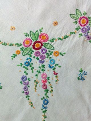 Very Good Quality Vintage Linen Hand Embroidered Tablecloth