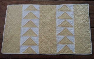 Prim Antique Mustard Yellow & White Flying Geese Table Doll QUILT RUNNER 25x15 3