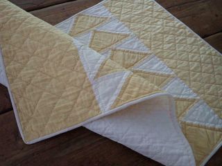 Prim Antique Mustard Yellow & White Flying Geese Table Doll QUILT RUNNER 25x15 5