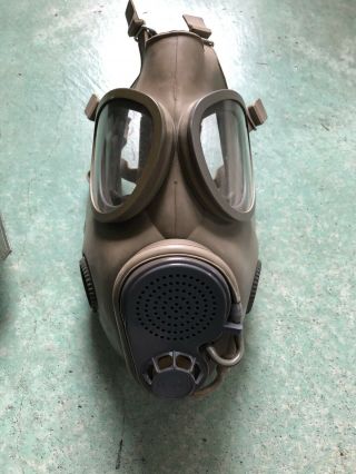 Czech Military Gas Mask M10 With Filters And Carry Bag.