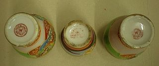 Set of 3 Small 1930 ' s Hand Painted Japanese Cabinet / Posy Vases (Ref B1) 6