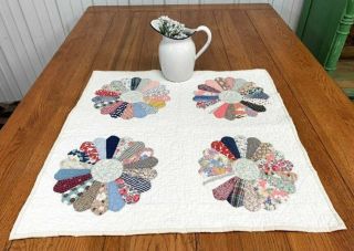 Cottage C 30s Dresden Plate Quilt Doll Table 27 X 27 Vintage