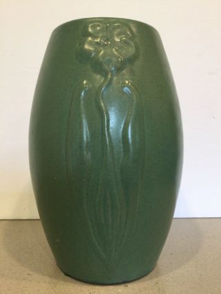 Vintage Arts & Crafts Nouveau Zanesville Pottery Matte Green Flower Vase 8.  5 "