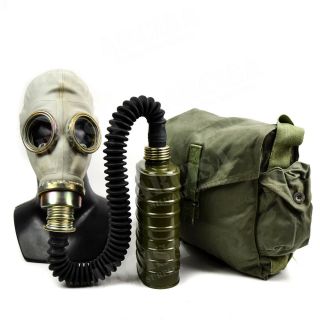 Soviet Era Polish Gas Mask Om14 Mua,  Hose.  Full Set Equipment
