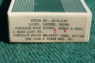 VINTAGE YALE TRUNK LOCK/HASP HEAVY CAST WW2 1943 SUIT CASE FOOT LOCKER 4