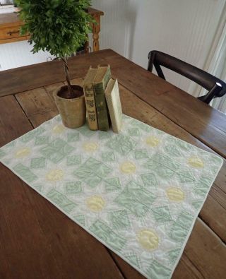 Vintage Pastel Green & White SunFlower Table or Doll Quilt Runner 23x17 3