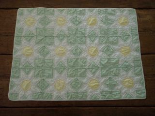 Vintage Pastel Green & White SunFlower Table or Doll Quilt Runner 23x17 4