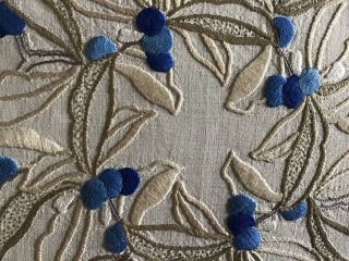 GORGEOUS VINTAGE LINEN HAND EMBROIDERED TRAY CLOTH BLUE BERRIES/LEAVES 5