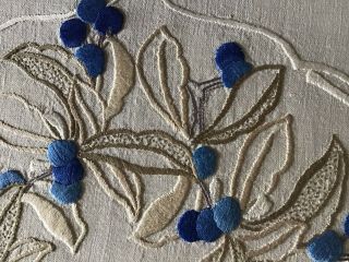 GORGEOUS VINTAGE LINEN HAND EMBROIDERED TRAY CLOTH BLUE BERRIES/LEAVES 6