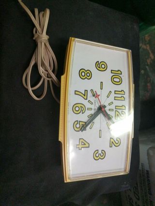 Vintage General Electric Ge Wall Clock Model 2190 8.  5 " X 4 " 1940s/1950s
