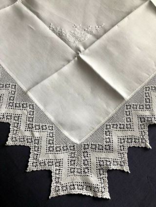 Edwardian Vintage White Irish Linen Tablecloth Crochet Edging Embroidery