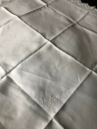Edwardian Vintage White Irish Linen Tablecloth Crochet Edging Embroidery 7