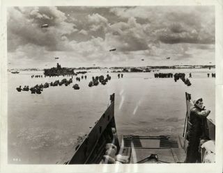 1944 Invasion of Normandy (WWII) TYPE 1 Photo Storming Beach RARE 3