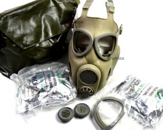 Czech Czechoslovakian Army Military Gas Mask M - 10.  Full Set.  Cz Gas Mask M10