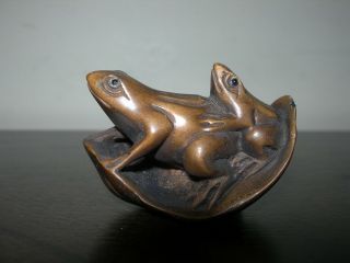 Netsuke 2 Frogs Leaf (ii) Figurine Boxwood Japanese Hand Carved Handmade Signed