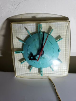 Vintage 50s SPARTUS Turquoise Blue & White Plastic Electric Wall Clock 3