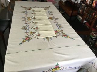 Vintage Large 87” X 69” Hand Embroidered Linen Tablecloth And 6 Napkins