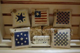 5 Primitive Americana Pillow Ornies Filler Tucks Folk Art Shelf Sitter Make Do 