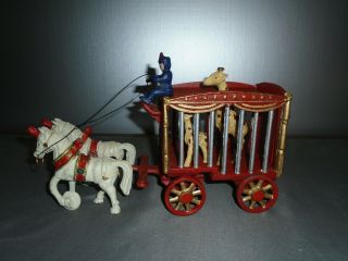 Vintage Cast Iron Circus Horse Drawn Wagon With Adult & Baby Giraffes & Driver