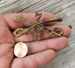 Rare Old Indian War Era 7th Cavalry Cross Sabre Hat Insignia Co.  B