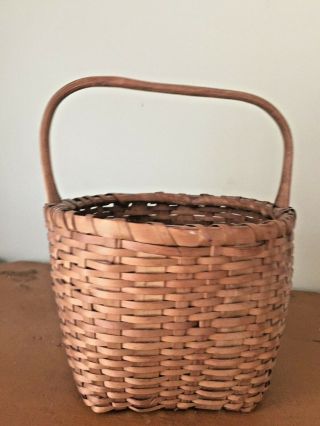 Small Early Antique Splint Oak Gathering Basket with Carved Handle 3