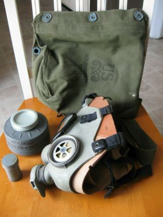 1952 Korean War Era Us Military M9a1 Field Protective Gas Mask & Bag