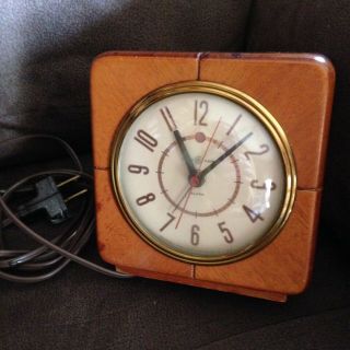Vtg Art Deco Ge General Electric Red Eye Maple Wood Alarm Clock Model 7ha140 50s