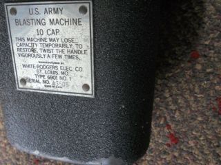 US ARMY WW2 BLASTING MACHINE 10 Cap by White Rodgers Elec.  Co.  Type 6901 No.  1 2