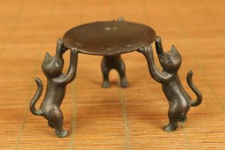 Chinese Old Bronze Hand Carved Three Cat Stand Statue Oil Lamp Table Decoration