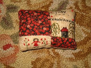 Primitive tiny Sampler Pillow 1749 MS.  TILLY CABIN TREES EARLY QUILT - Folk Art 4