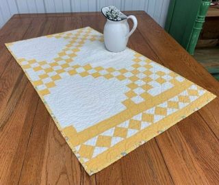Sunny Yellow C 30s Chain Quilt Table Runner Fine Quilting 37 X 22 Vintage
