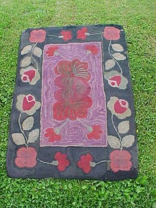 Early 20thc Hand Hooked Folk Art Rug 44 X 30 W Floral Images
