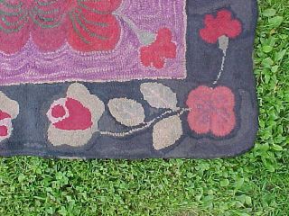 Early 20thc HAND HOOKED Folk Art RUG 44 x 30 w FLORAL Images 2