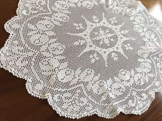 Vintage Large Hand Crochet White Cotton Shaped Table Centre Cloth Doily 25x21”